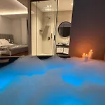 Lunarist - Exclusive Suites With Private Jacuzzi In Blloku