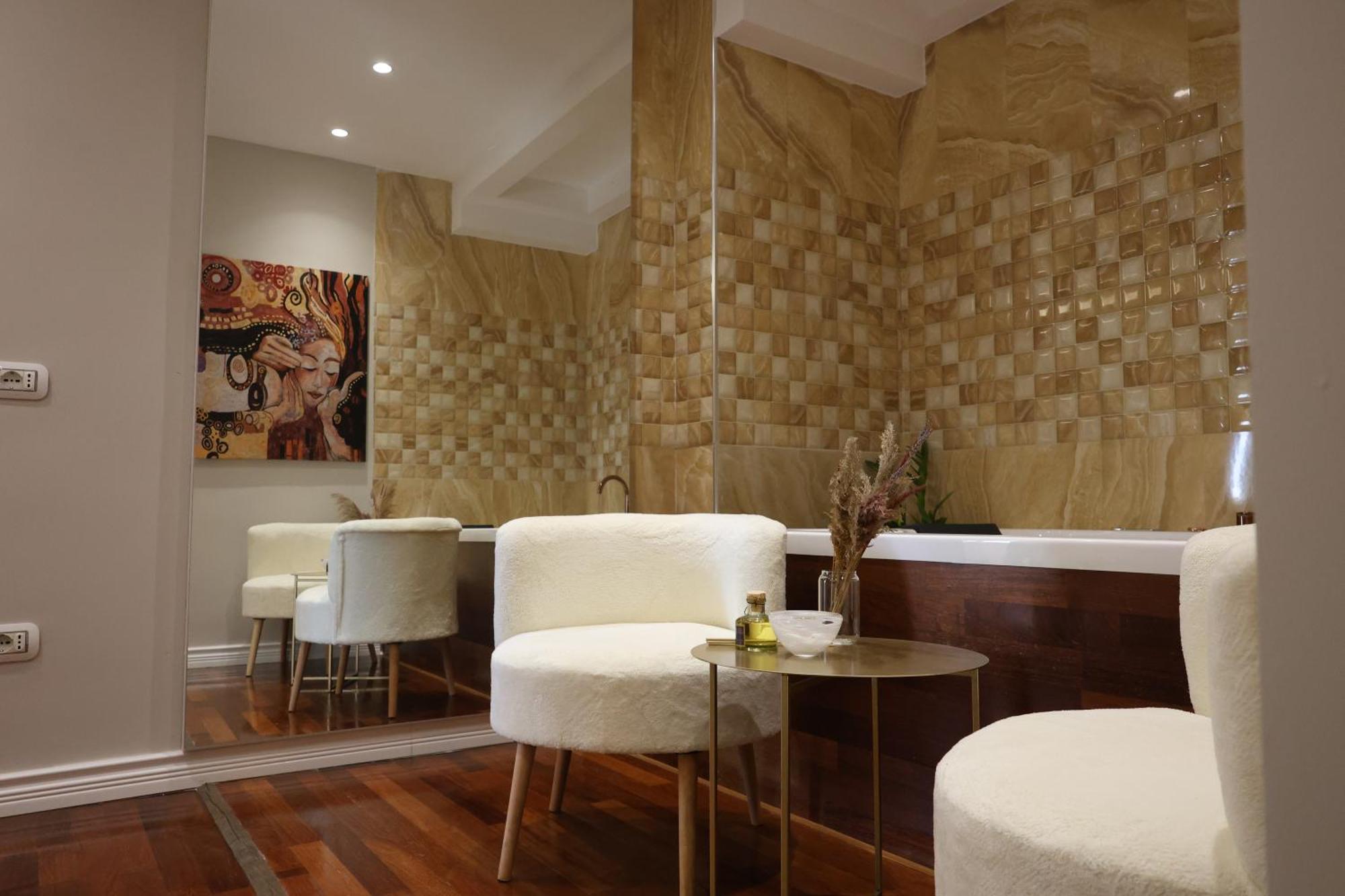 Appartamento Lunarist - Exclusive With Private Jacuzzi In Blloku *