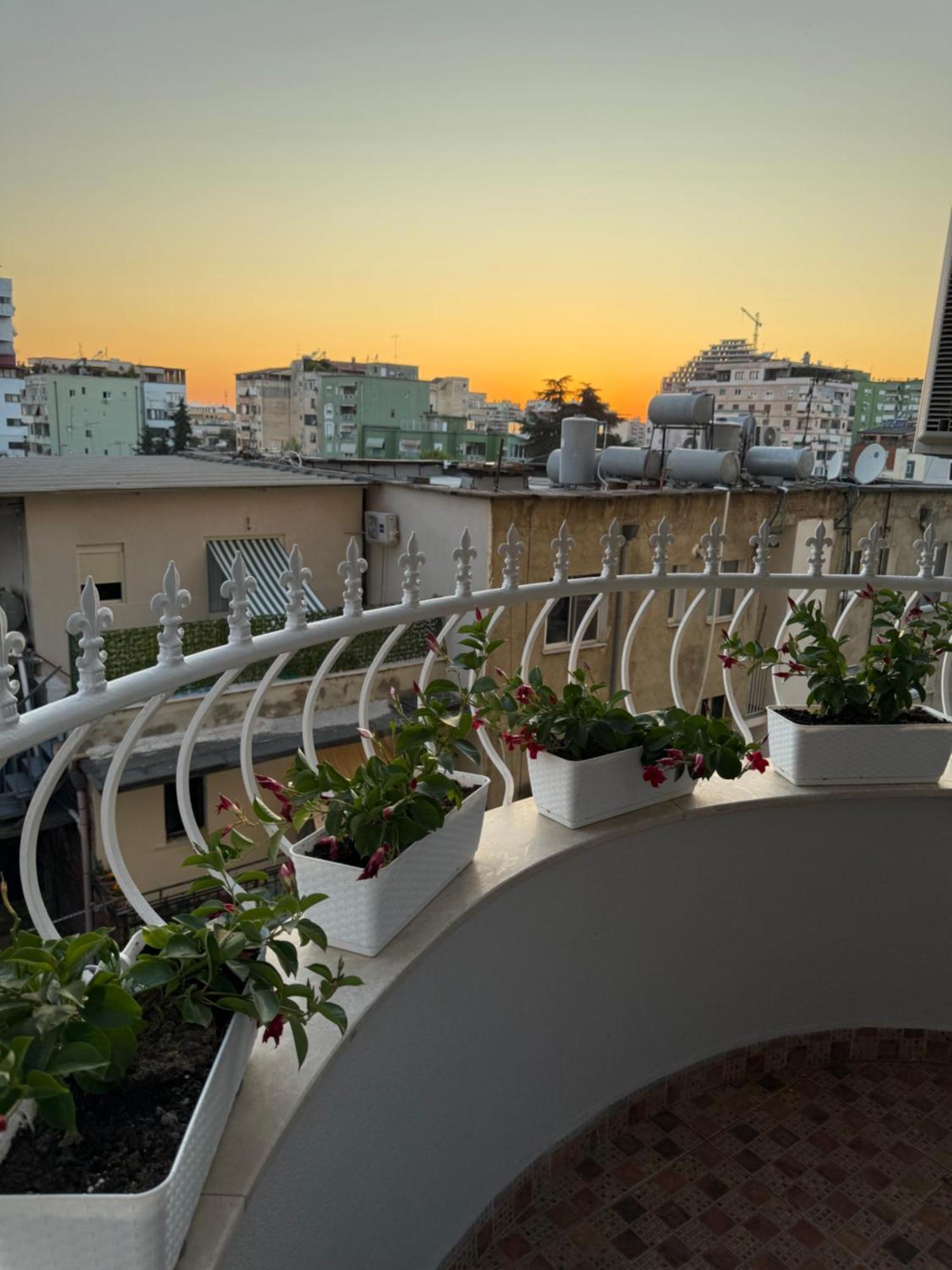 Lunarist - Exclusive With Private Jacuzzi In Blloku Appartamento Tirana