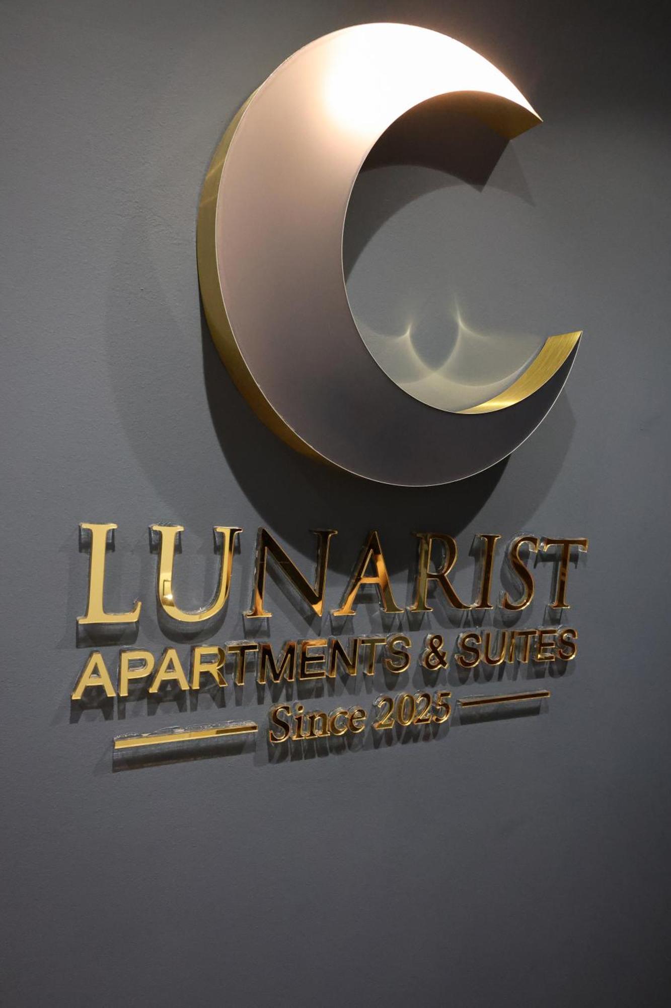 Lunarist - Exclusive With Private Jacuzzi In Blloku Apartment Tirana
