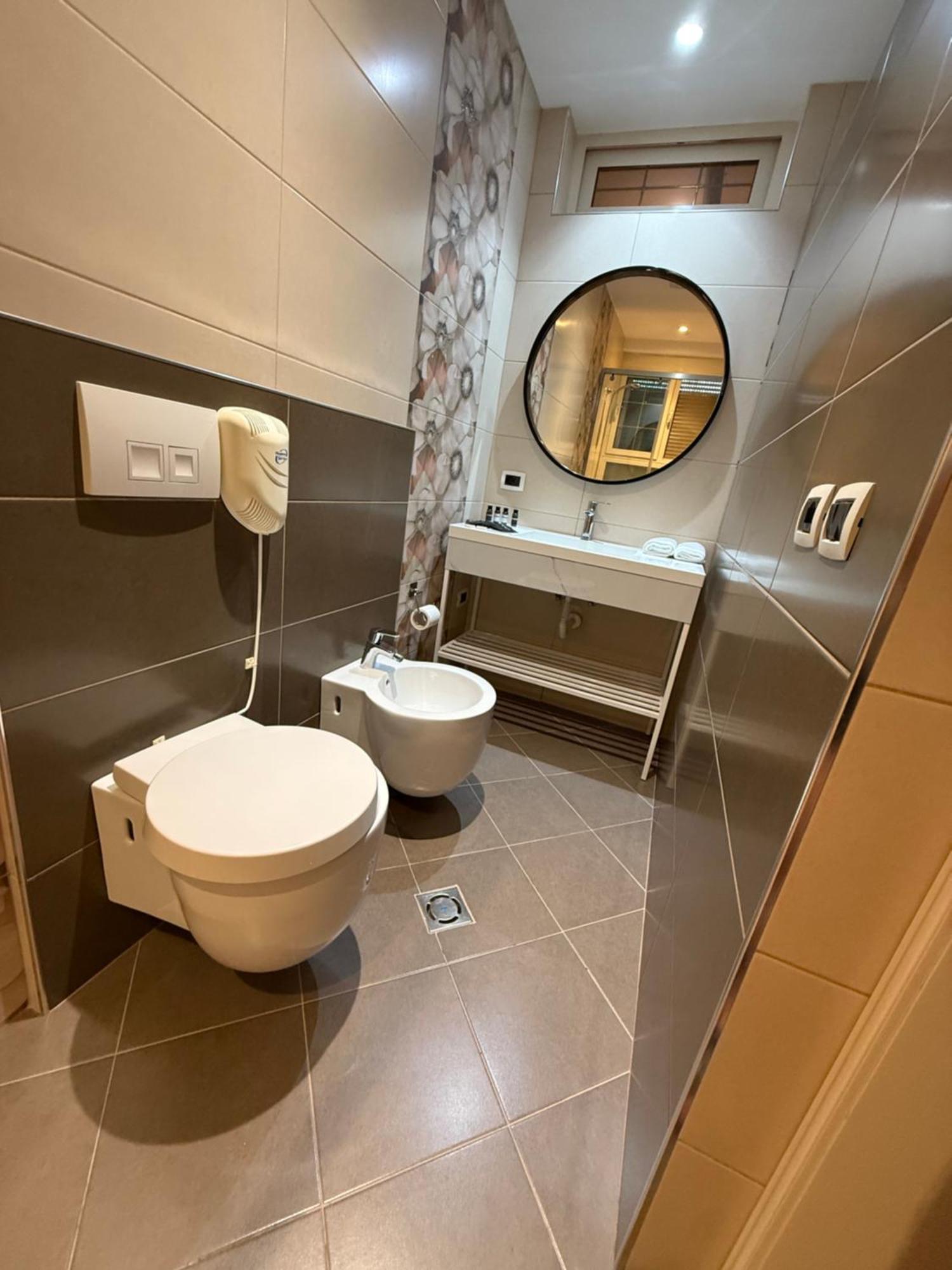 Lunarist - Exclusive With Private Jacuzzi In Blloku * Tirana